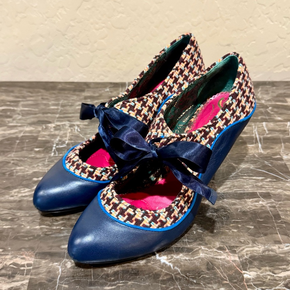 Poetic License Stand Out Blue Leather and Houndstooth Tweed Mary Jane Pumps - Picture 4 of 11